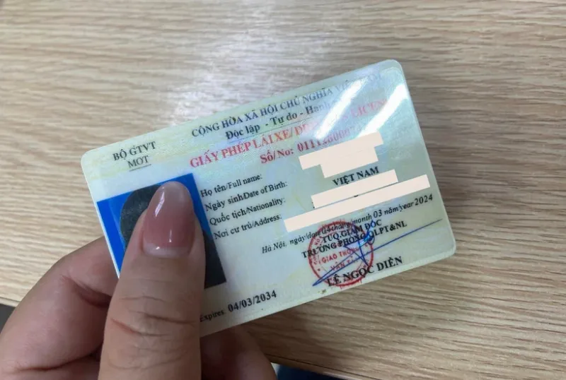 Minh họa kỹ thuật lái xe an toàn trên đường đôi