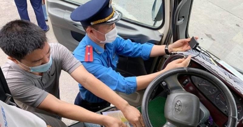 Sử dụng súng bắn tốc độ để kiểm tra tốc độ xe