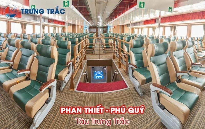 Xe may cho thue la phuong tien pho bien de kham pha dao Phu Quy