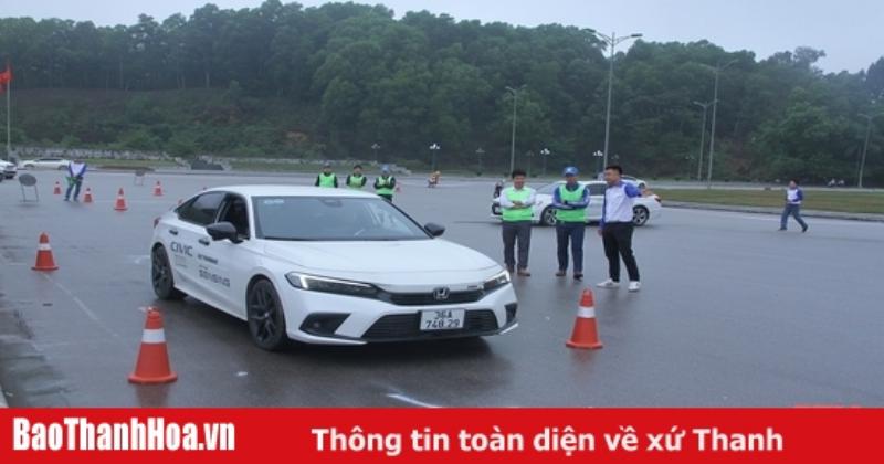 Vinfast tổ chức chương trình đào tạo lái xe an toàn