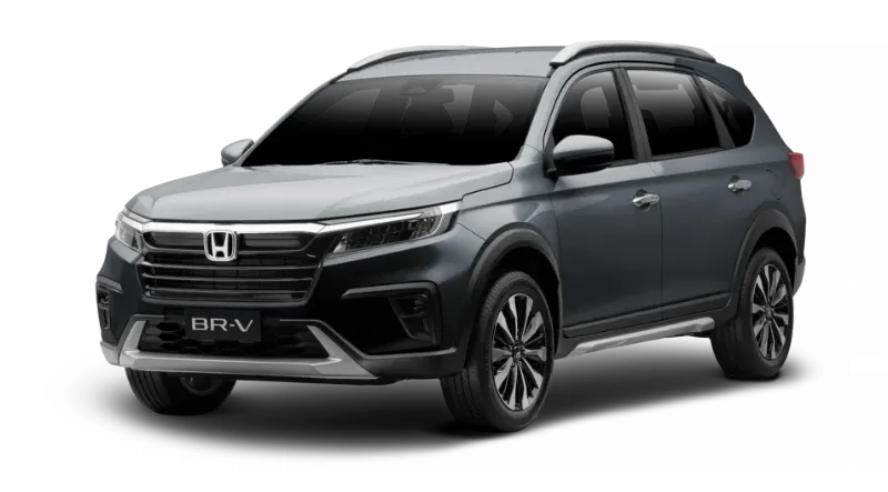 Gia đình Việt Nam kiểm tra không gian và kích thước thực tế của ô tô 7 chỗ