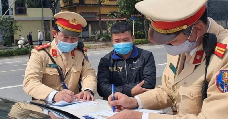Minh họa hậu quả của việc phạt quá tốc độ ô tô bao gồm tốn tiền, mất bằng lái, và nguy cơ tai nạn