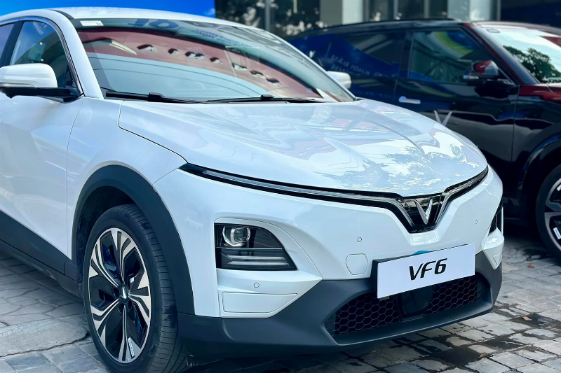 Khu vực dịch vụ và bảo dưỡng chuyên nghiệp cho xe Vinfast tại 136 Phạm Văn Đồng