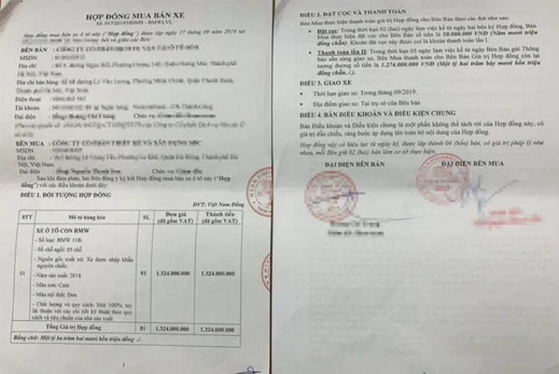 Hình ảnh kiểm tra giấy tờ xe máy (đăng ký xe) cẩn thận trước khi ký hợp đồng mua bán xe máy cũ