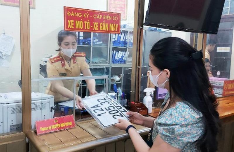 Minh họa quy trình kiểm tra lịch sử xe ô tô bằng số khung