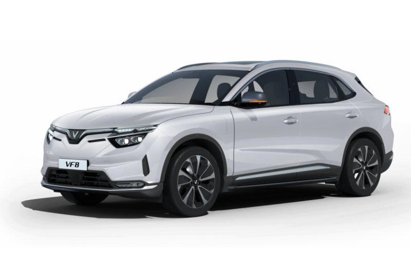 Nội thất showroom sang trọng và khu vực lái thử xe Vinfast tại 136 Phạm Văn Đồng