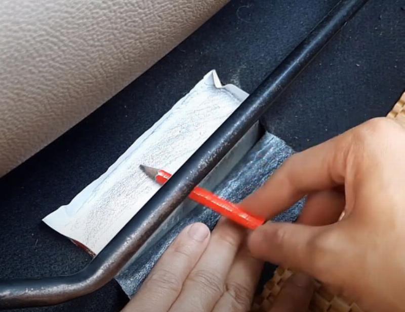 Minh họa vị trí phổ biến của số khung xe ô tô trên xe và giấy tờ