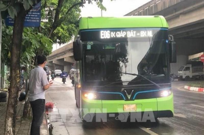 So sánh xe bus điện E01 VinFast và xe bus truyền thống về hiệu quả hoạt động