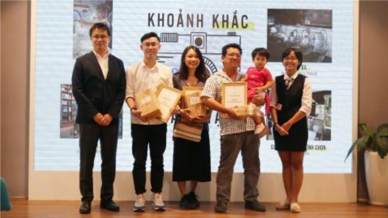 Ảnh chụp một buổi hội thảo hoặc sự kiện giới thiệu sản phẩm/công nghệ mới của TOTO Việt Nam với sự tham gia của kiến trúc sư, nhà thiết kế hoặc chuyên gia, thể hiện vai trò kết nối và chia sẻ kiến thức