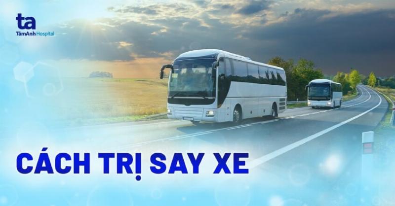 Hinh anh nguoi cam dien thoai tren o to va cam giac kho chiu say xe
